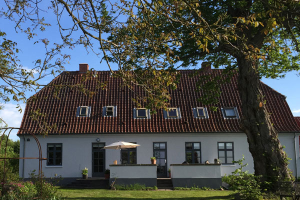Billede af præstegården set udefra