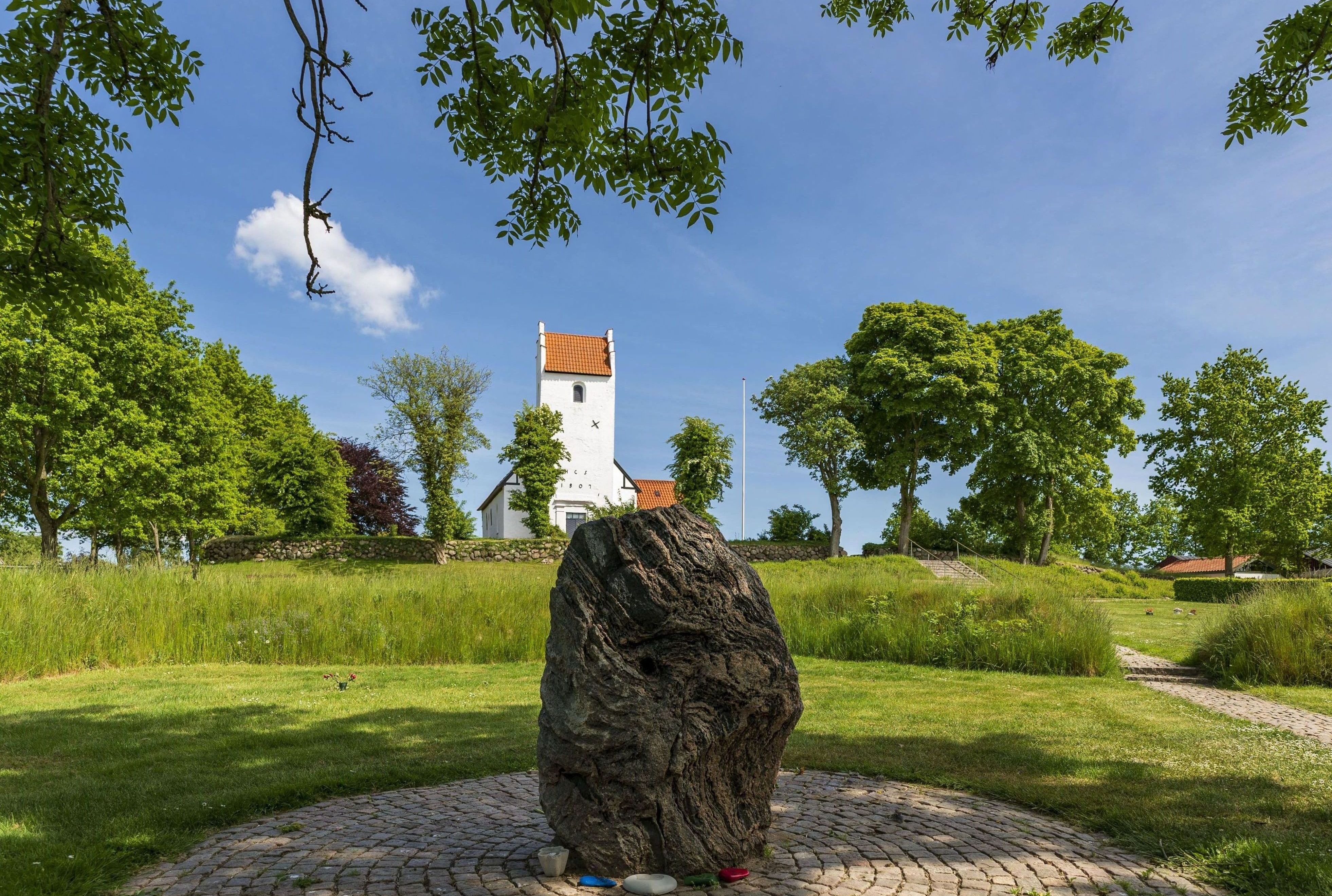 Billede af fællesgraven ved Elsted Kirke